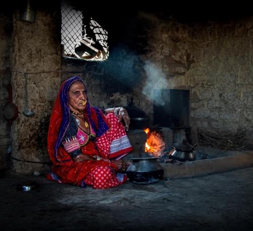 Lady-in-Red-Sari Carrie-Davidson