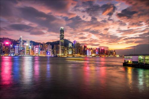 Hong-Kong-Skyline Carrie-Davidson