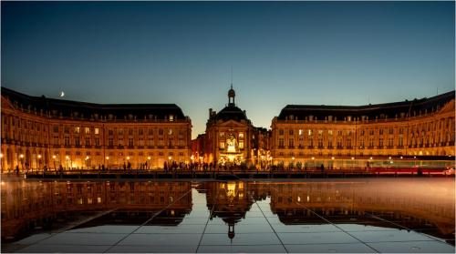 The-Place-De-La-Bourse Alistair-Blair