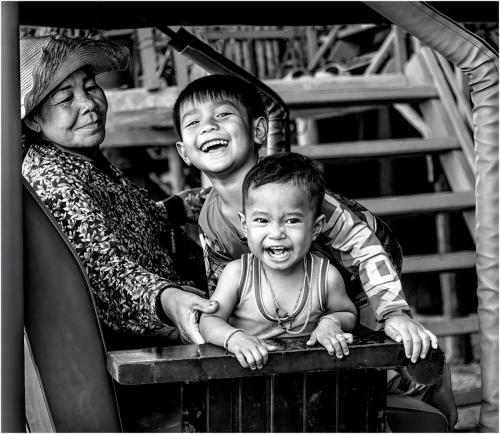 The-Tuk-Tuk-Family Carrie-Davidson 1